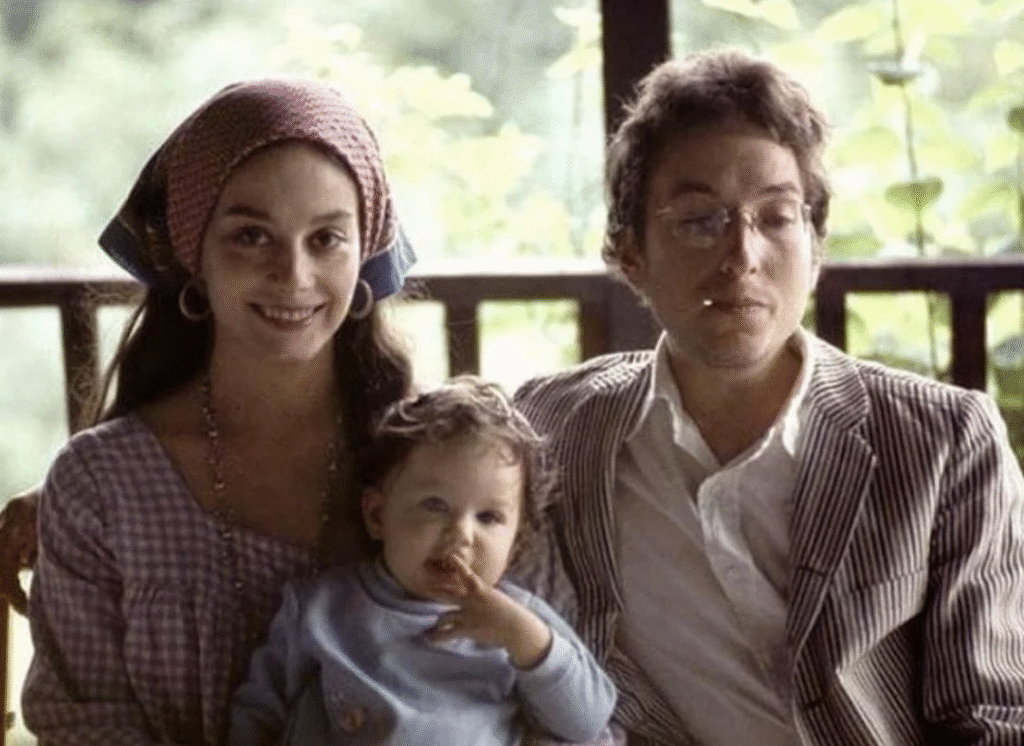Anna Dylan